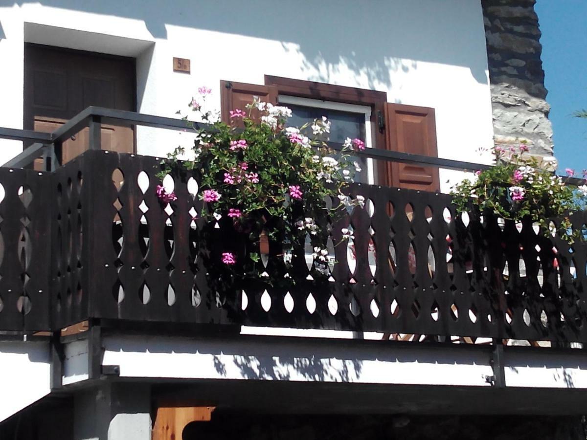 Maison Mey - Cir Vda Gignod 008 Aosta Buitenkant foto